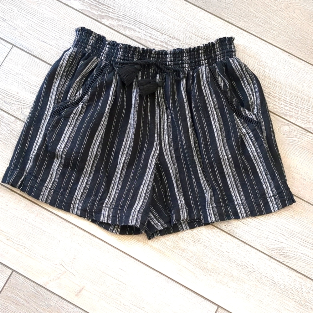✨3 For $30✨EUC Linen Blend Cute Pull on Shorts